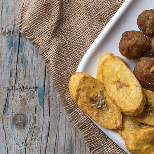Mortadella meatballs with lemon and plantain chips