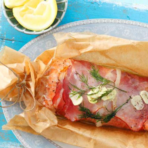 Salmon with ham, a fast and savory recipe