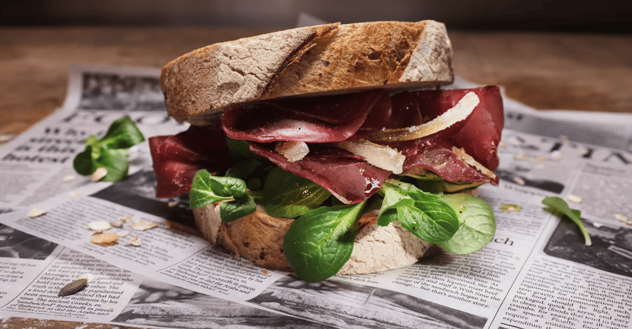 Pane con bresaola e limone candito