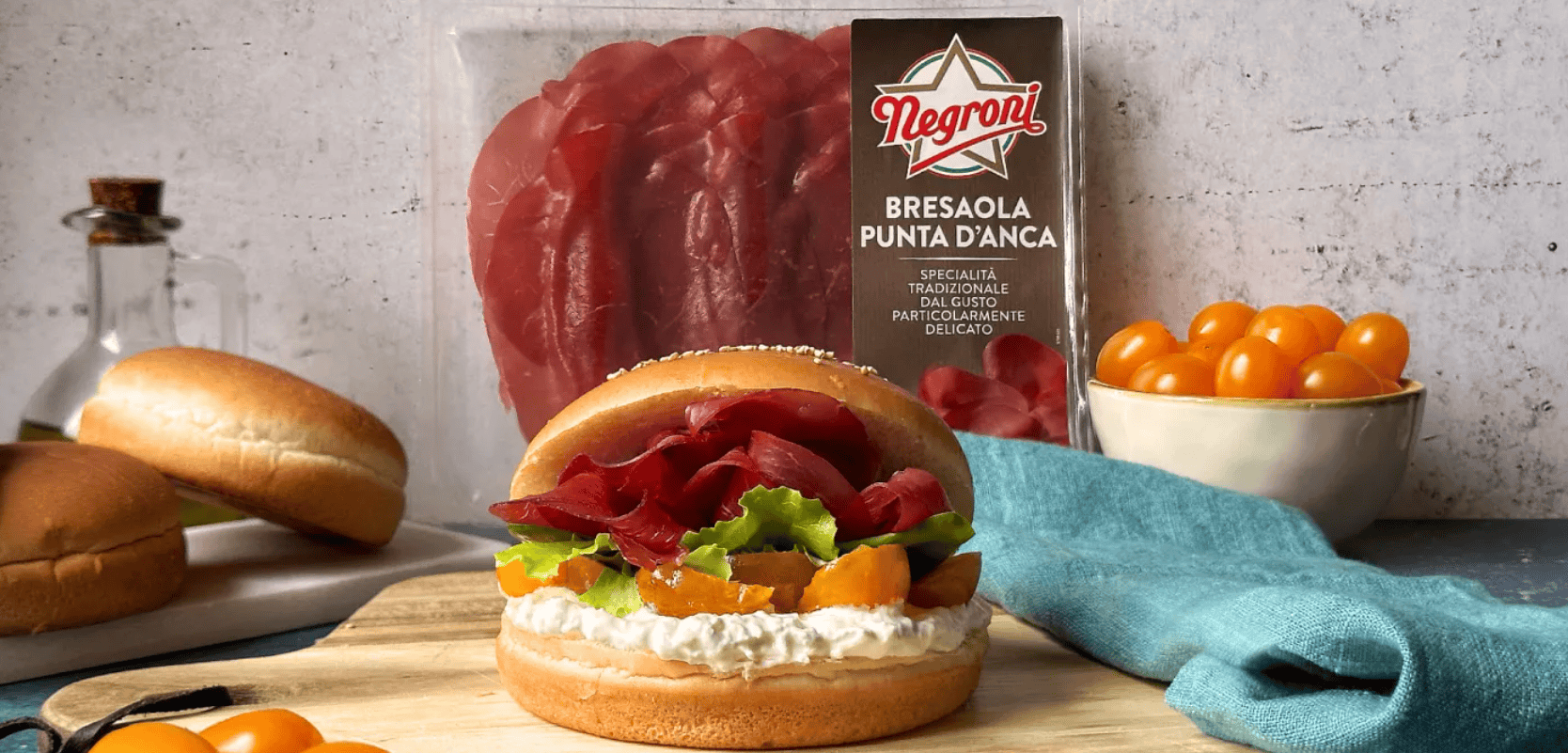 panino con bresaola, stracciatella, insalata