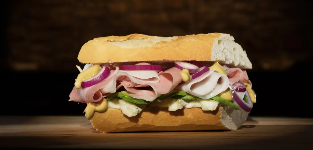 panino con cotto, avocado e senape