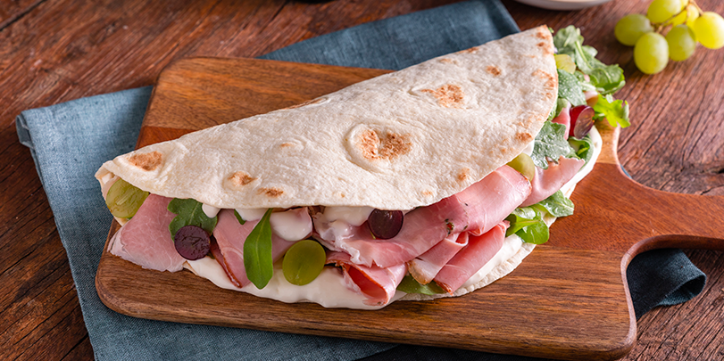 Piadina with Roasted Ham with Herbs and Grape Salad | Negroni