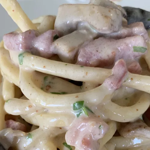 Troccoli panna, funghi e Cubetti di Pancetta Dolce Negroni