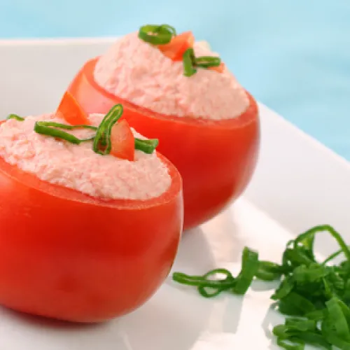 Pomodori ripieni con mousse al prosciutto cotto