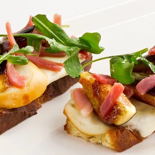 crostino di pane farcito 