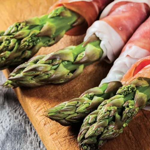 Involtini di asparagi e prosciutto crudo, la ricetta