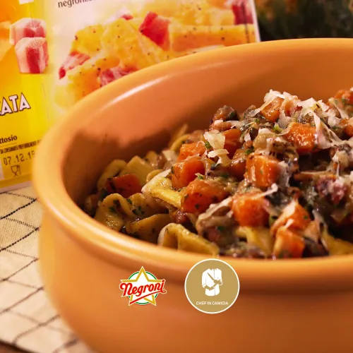 Tagliatelle fresche con Cubetti di pancetta affumicata