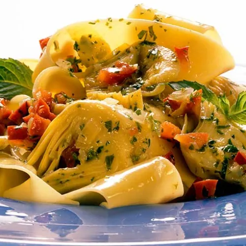 Pappardelle ai carciofi e guanciale