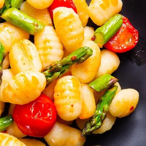 Pasta con asparagi e salsiccia