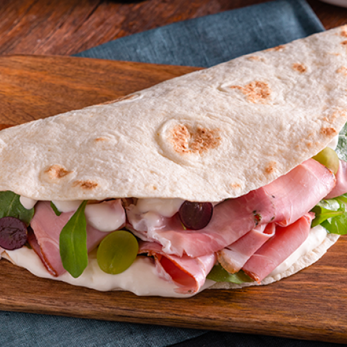 Piadina with Roast Ham with Herbs and Grape Salad