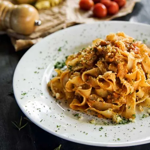 Tagliatelle alla salsiccia