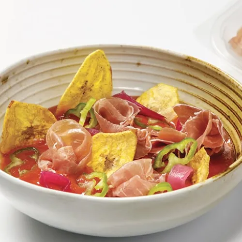 Gazpacho di melone, con e platano fritto: la ricetta di Simone Rugiati