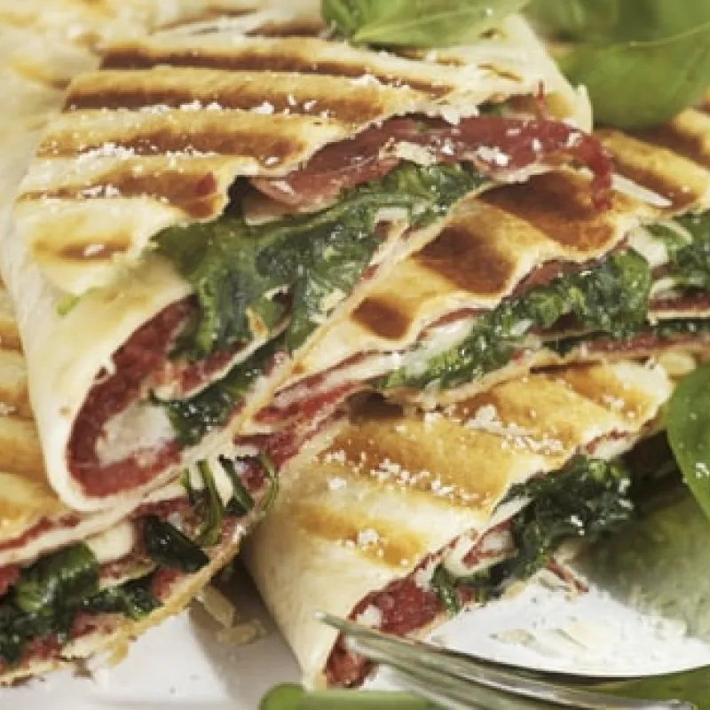piadina ripiena di spinaci e bresaola