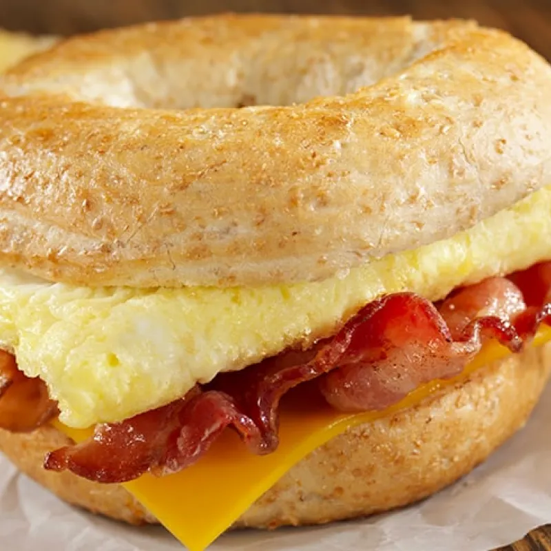 Panino con la frittata di piselli e pancetta, ricetta