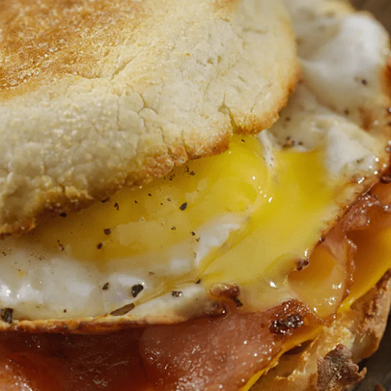 Panino con la frittata, la ricetta veloce