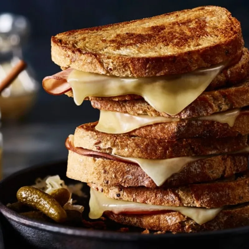 Toast al salame, la ricetta facile