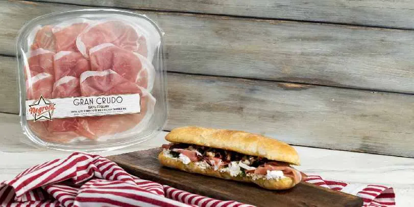  Panino con crudo, melanzane e ricotta di capra 