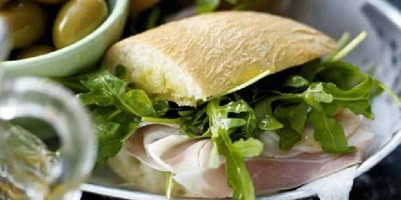 Piccoli panini farciti