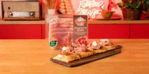 Pinsa estiva con Prosciutto Crudo Stella Negroni, fiordilatte, gorgonzola e fichi