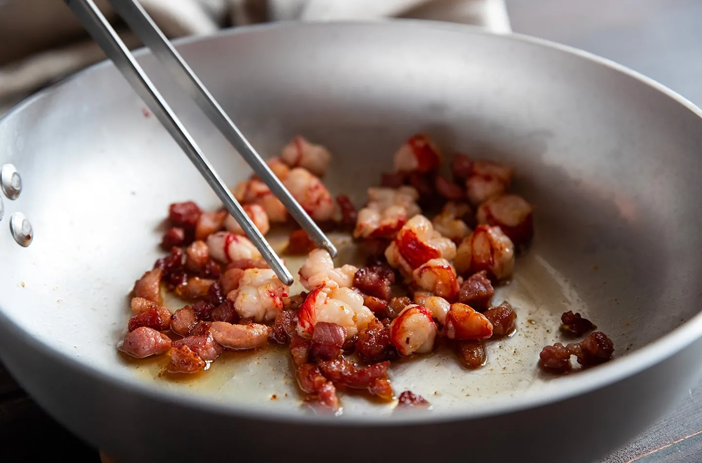 Linguina carbonara di gambero e pancetta dolce e piselli 