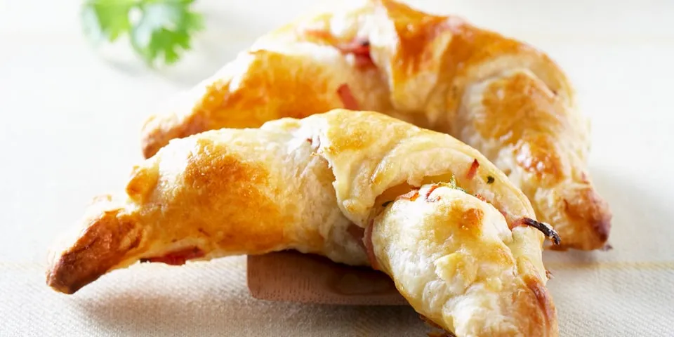 Mini croissant salati ripieni 