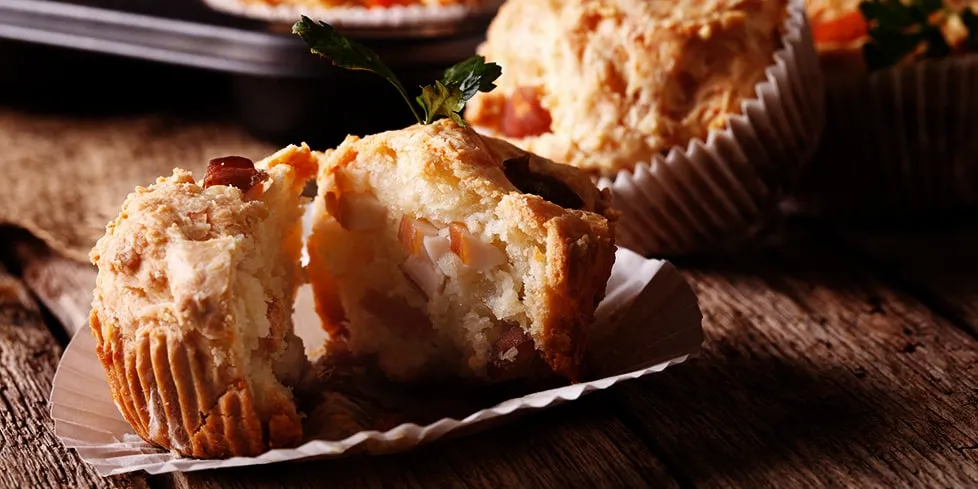Muffin salati con speck e formaggio