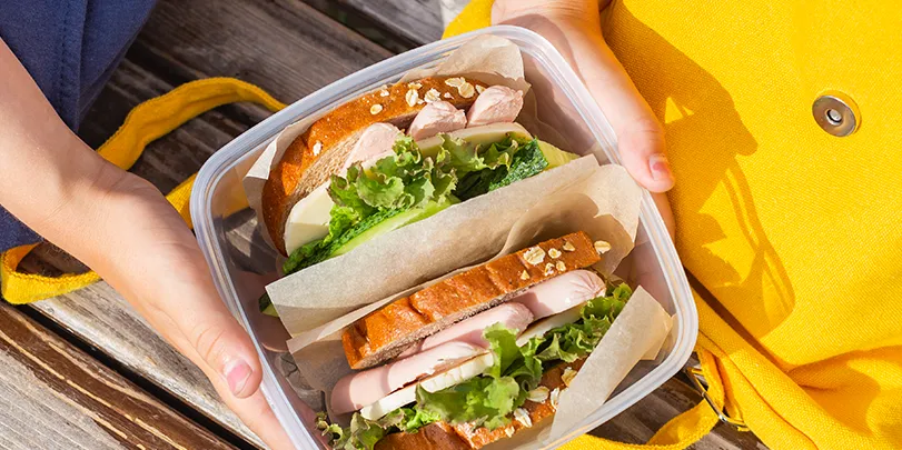Panini estivi gourmet: 5 ricette fresche e veloci