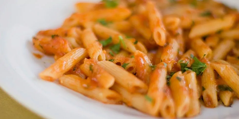 Pennette al sugo con mortadella