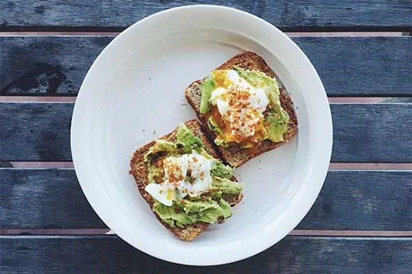Avocado toast per brunch fatto in casa