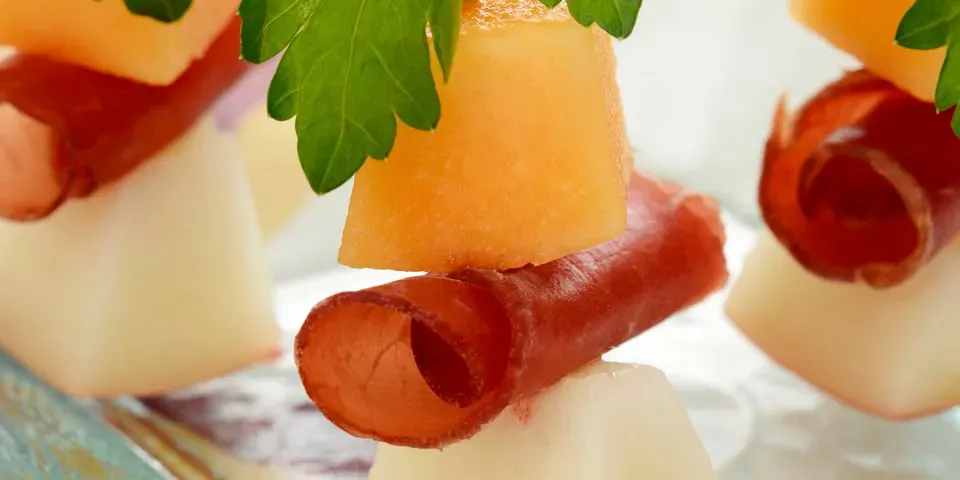SPIEDINI DI BRESAOLA E MELONE